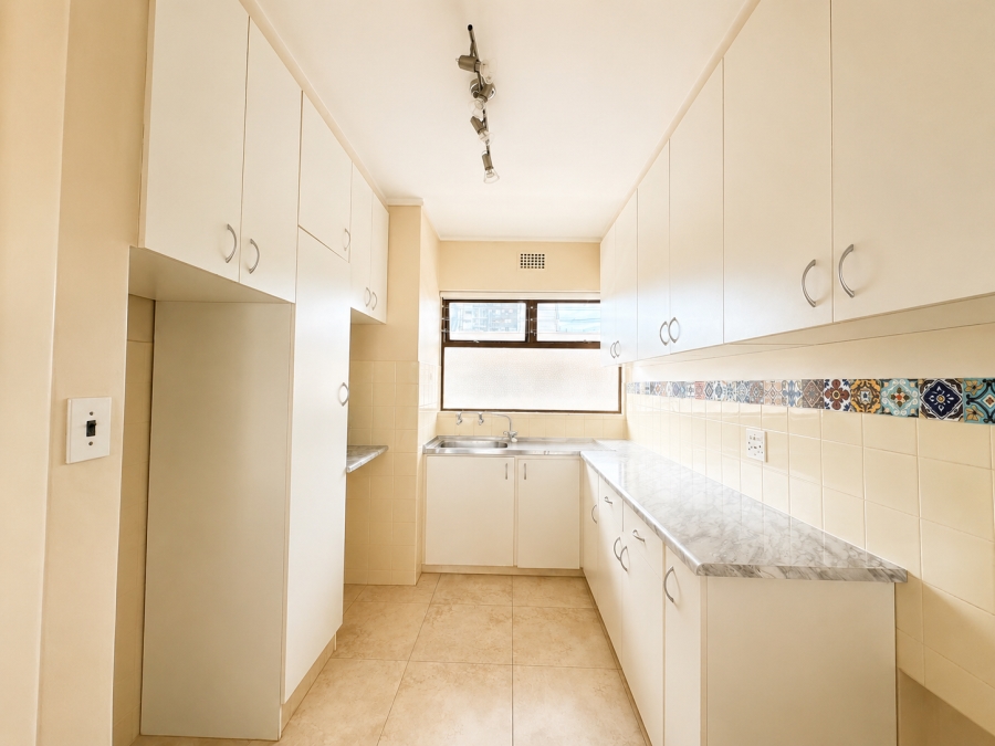 To Let 2 Bedroom Property for Rent in Sea Point Western Cape